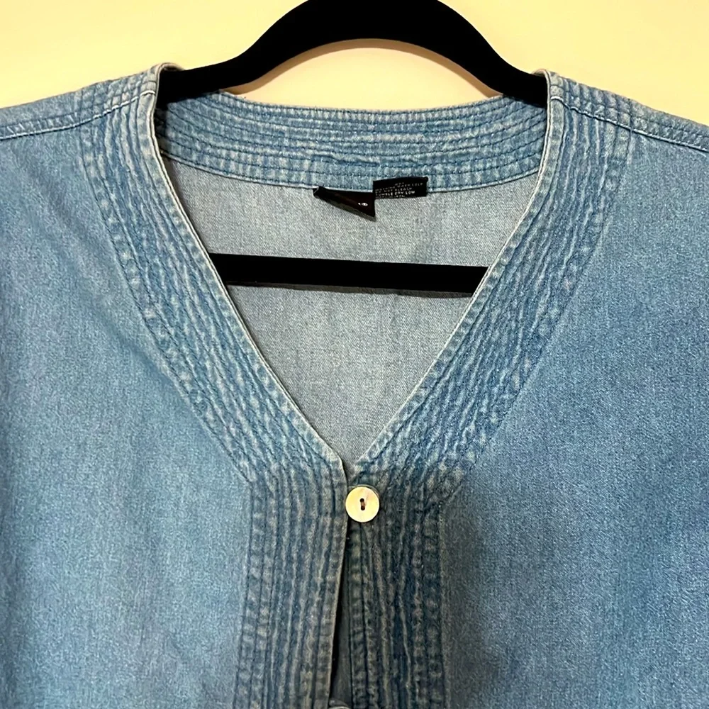 CAMI. 100% Cotton Blue Denim Long Sleeve Top. Size 12 or XL. Like New
